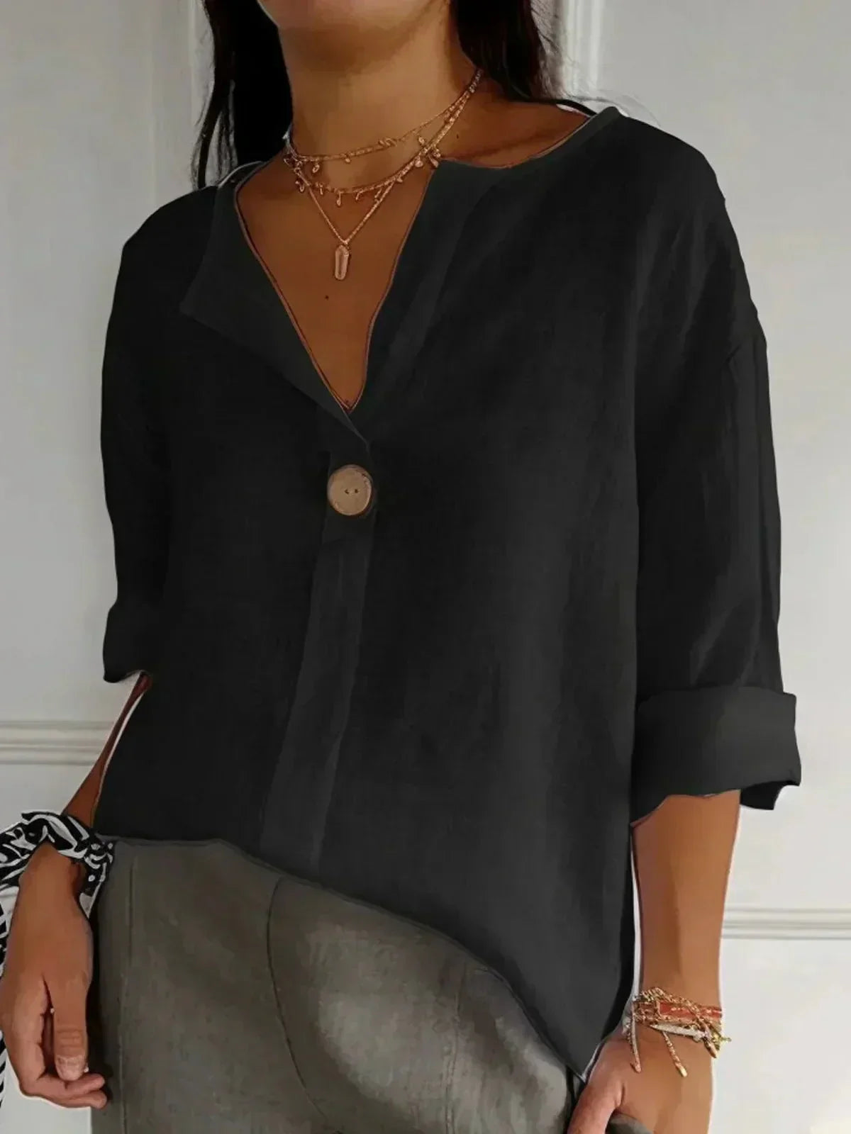Zoe | Relaxed V-Neck Top