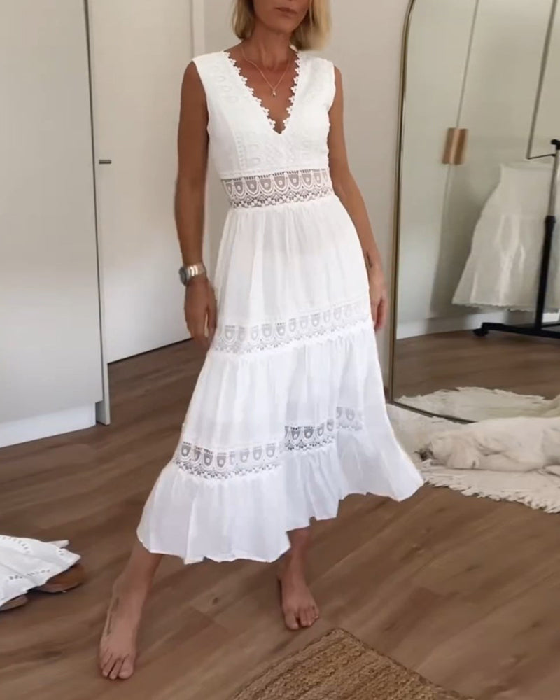 Aurélie | Elegant Lace Dress with V-Neck