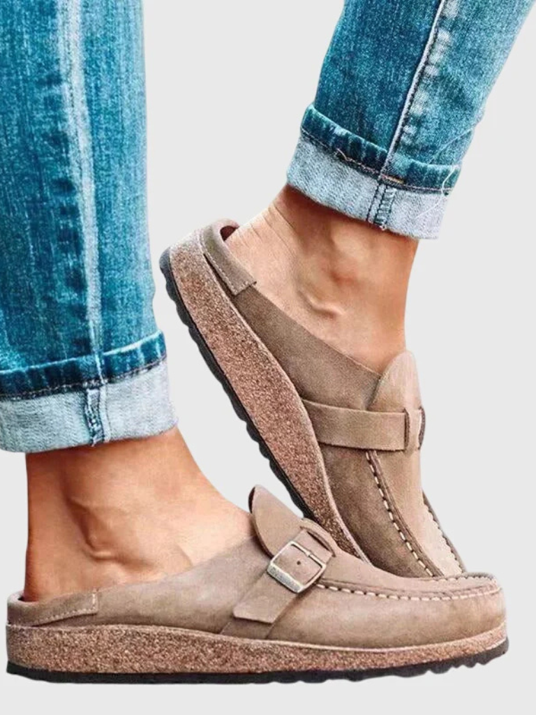 Mazy | Suede Buckle Comfort Clogs