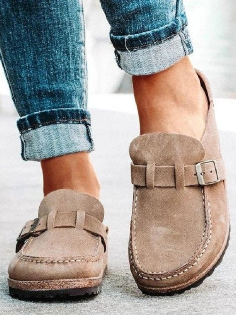 Mazy | Suede Buckle Comfort Clogs