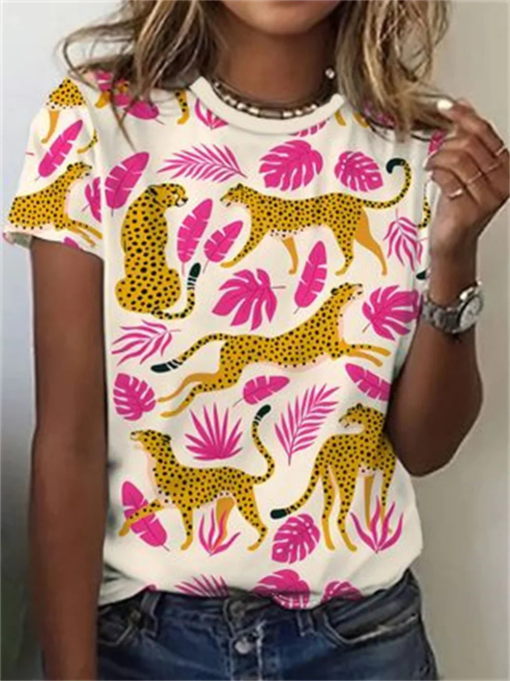 Avrille | Stylish T-shirt with Dog Print