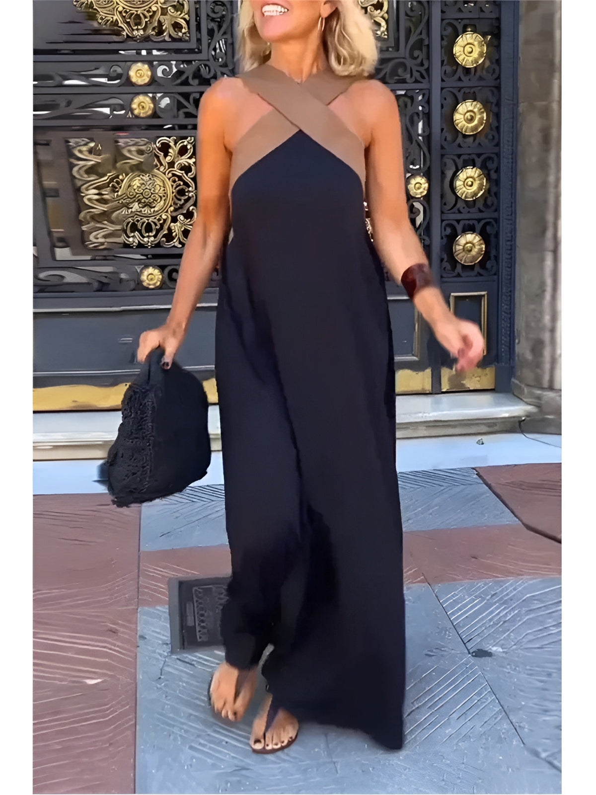 Deni | Dress with Crossed Cut